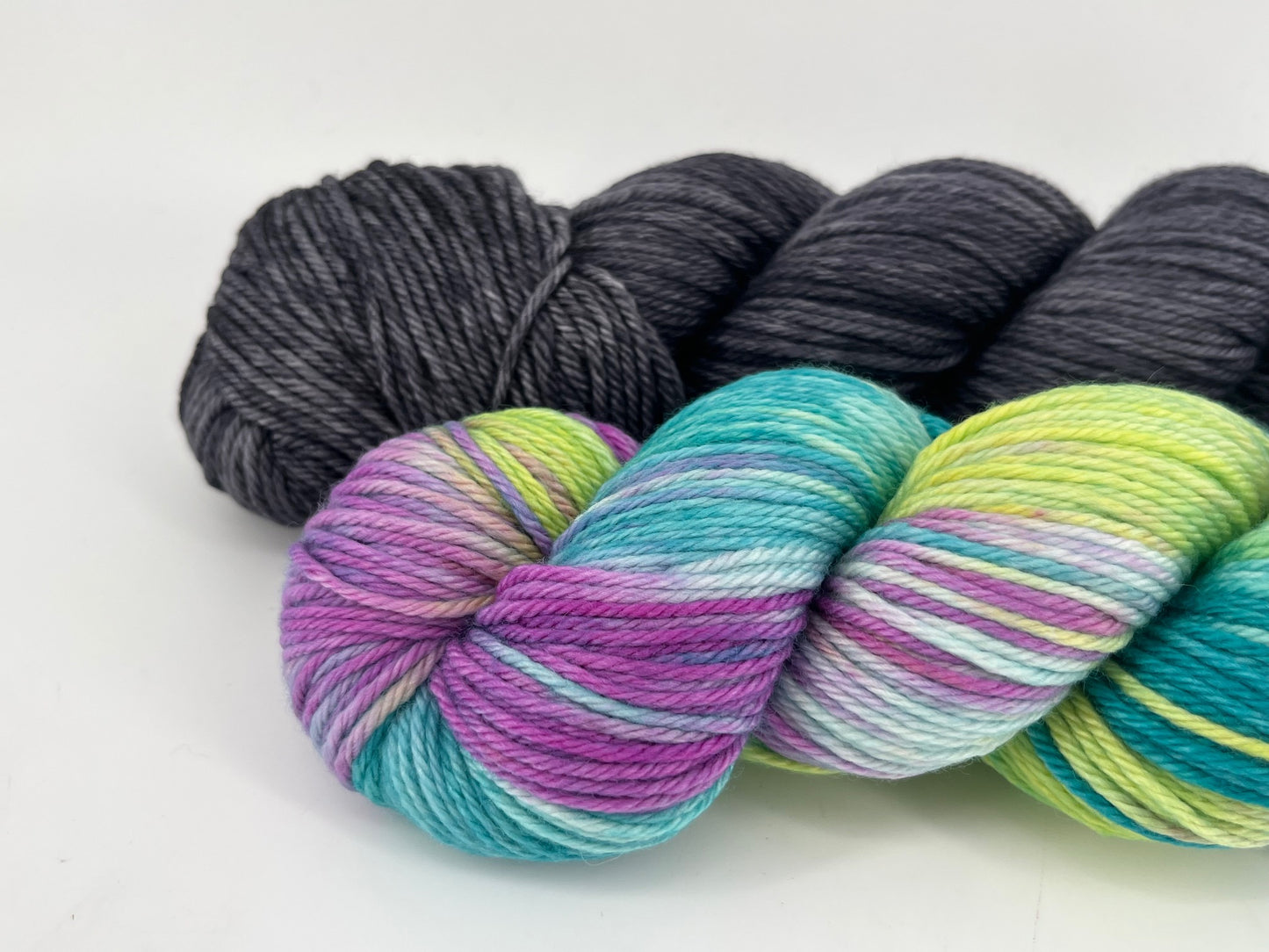 Yarn Carnival Carnie - Lot of 2