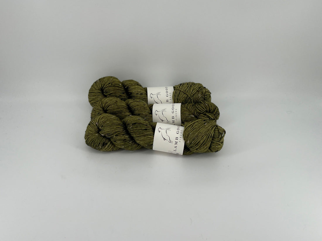 Lamb Good Fibers Tweed DK yarn – Bayou yellow-green merino wool with Donegal neps