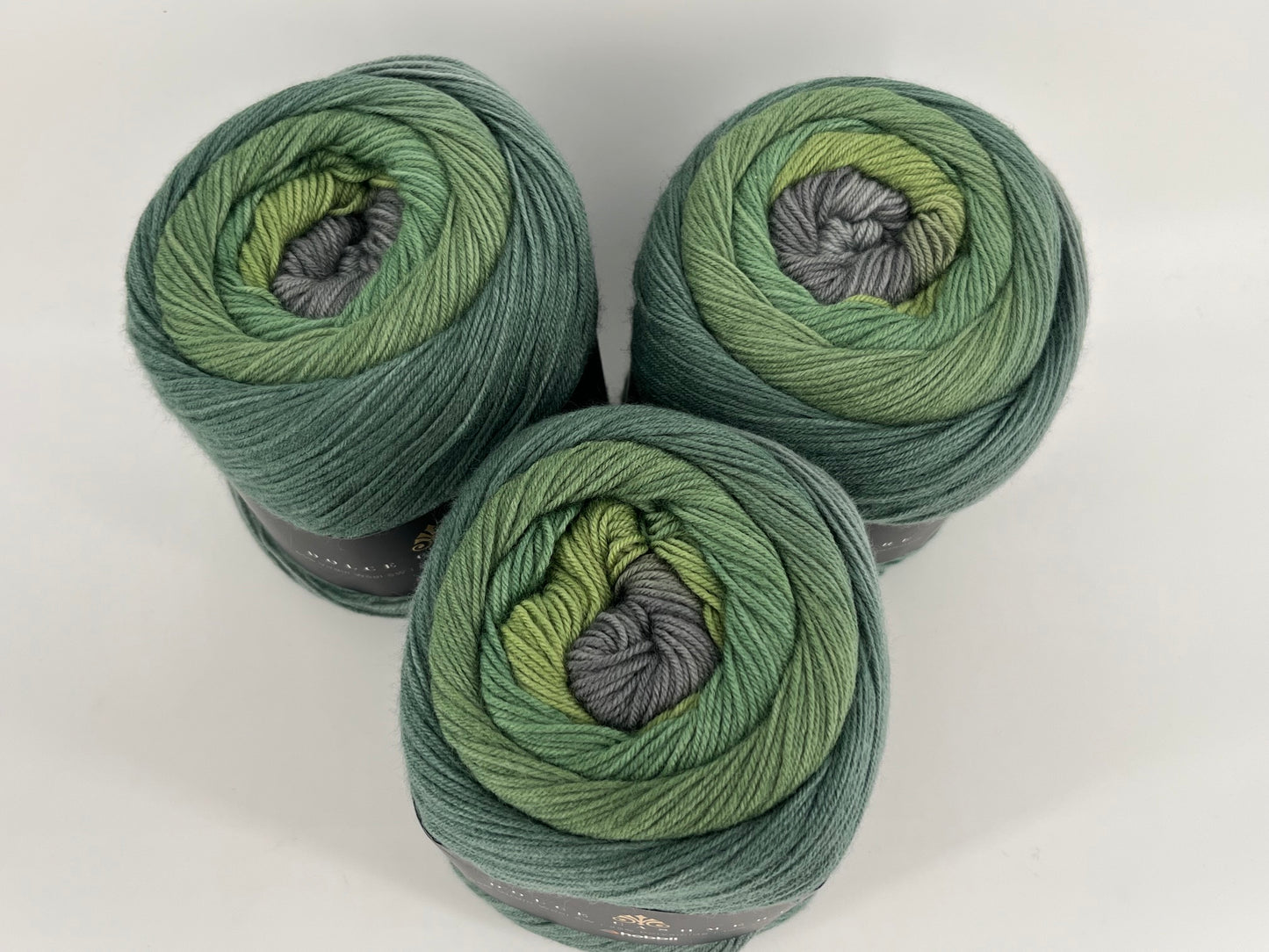 Hobbii Dolce Cashmere - Lot of 3