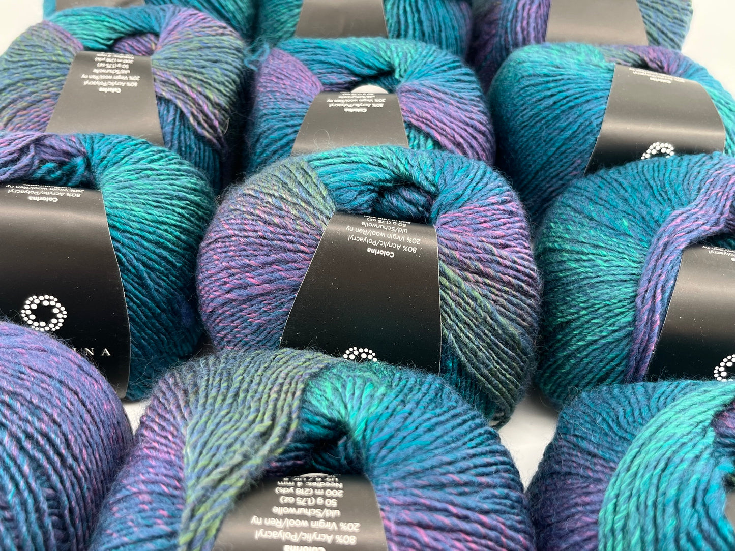 Hobbii Colorina - Lot of 12