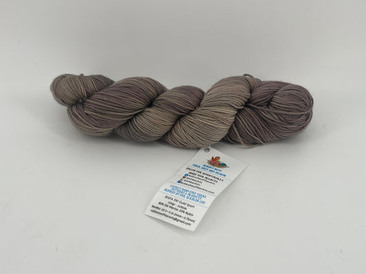 Robin's Nest Fiber Arts SW Gold Sport