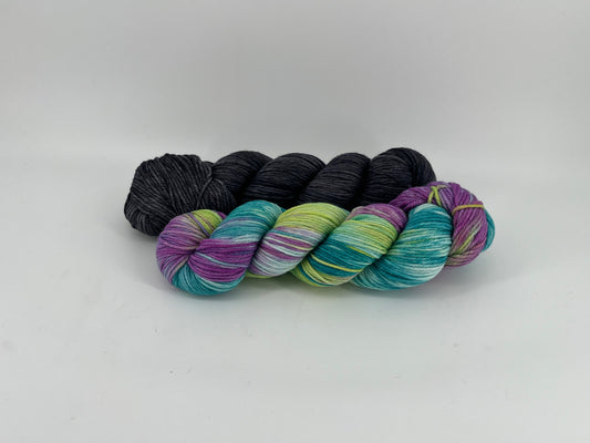 Yarn Carnival Carnie - Lot of 2